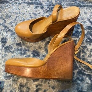 Tory Burch wedges 6.5